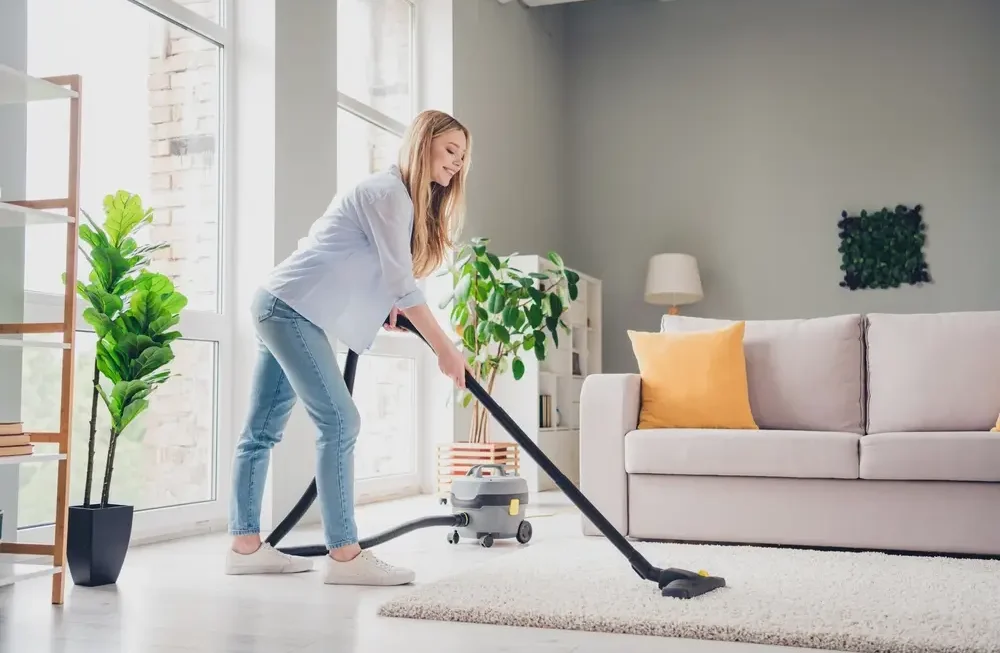 12 astuces simples pour garder une maison propre et saine toute l’année